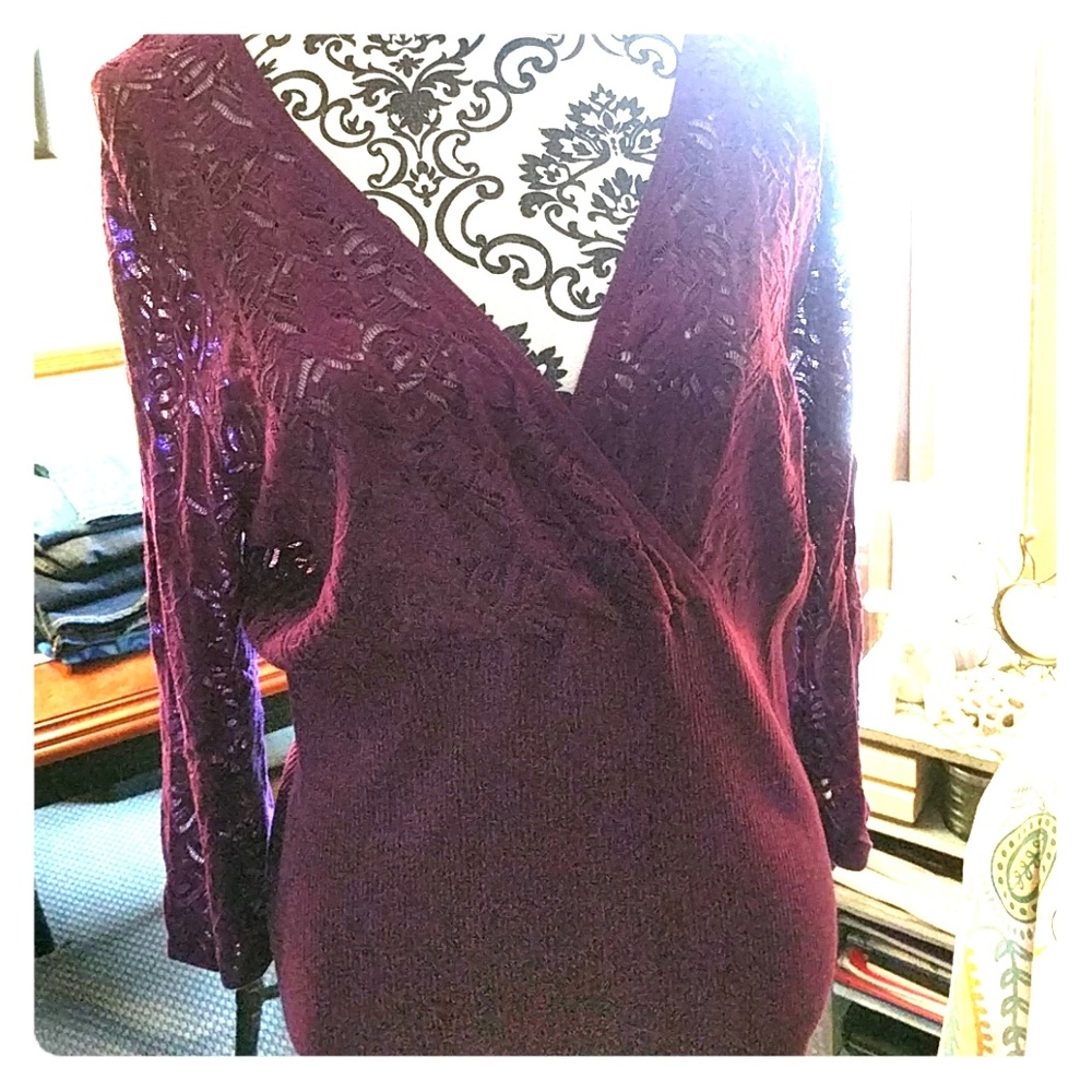 Motherhood maternity lace top blouse.